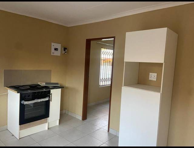 1 BEDROOM PROPERTY TO RENT IN MIEDERPARK